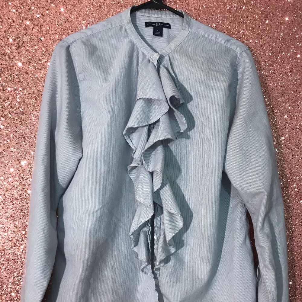 Gap shirt